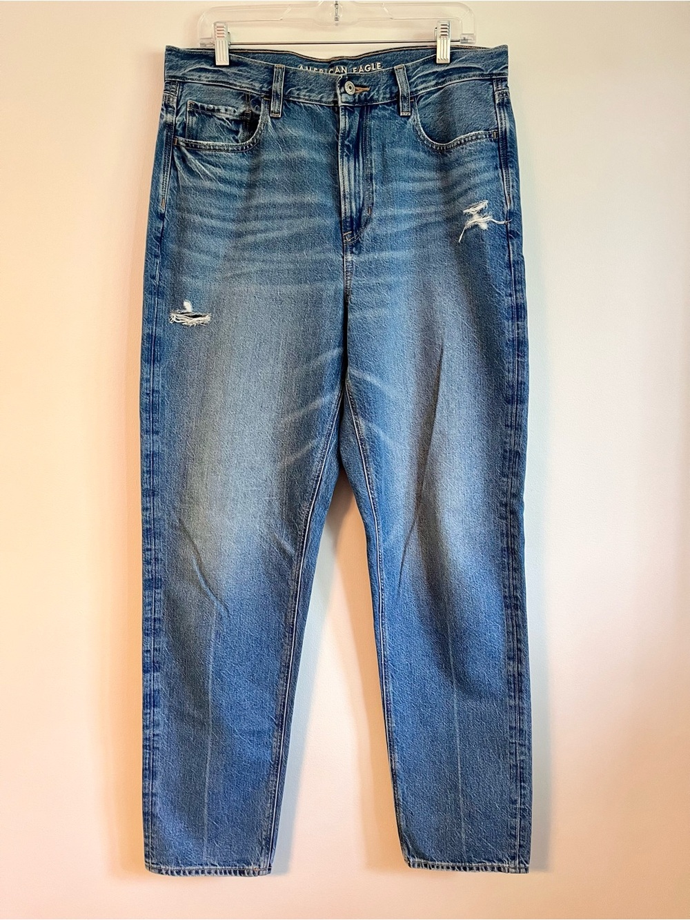 American Eagle High-Rise Straight Relaxed Mom Jeans